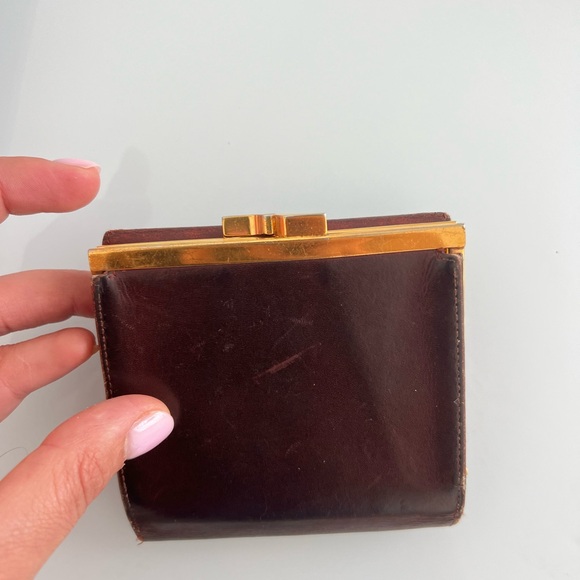 Authentic Cartier Elegant Burgundy Leather Wallet - Picture 3 of 6